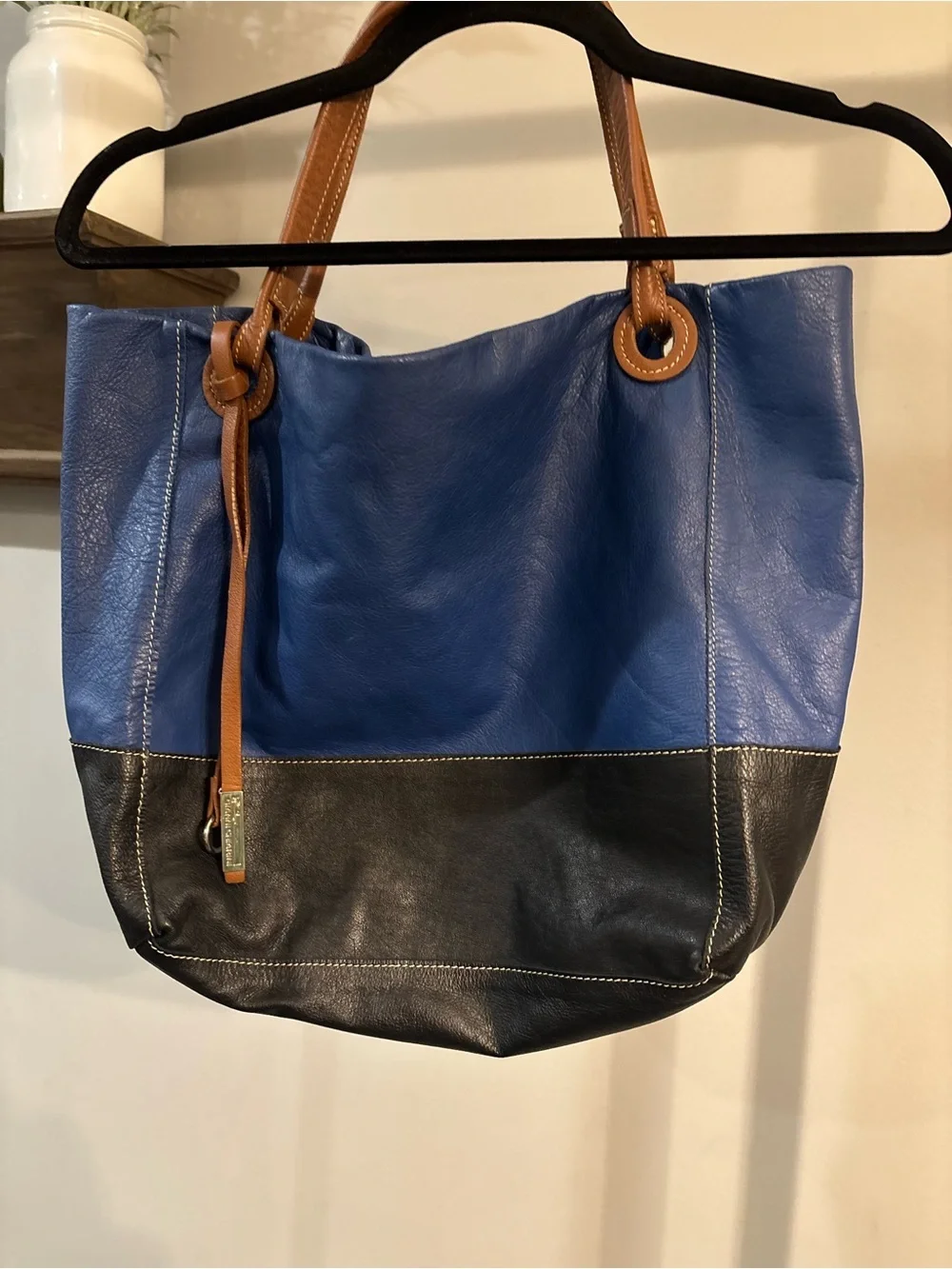 Gianni Chiarini Italian Leather Shoulder Bag Blue and Black Leather Colorblock